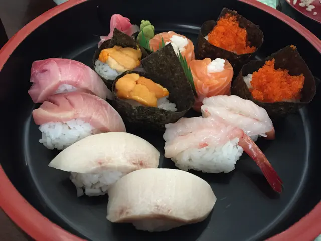 白飯上放件魚就叫SUSHI???