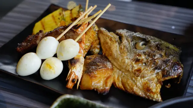 燒菠蘿：清甜；燒鵪𪂹蛋：第一次接觸，如果不是怕膽固醇超標的，一定會encore；鹽燒三文魚頭：脆卜卜，咸香惹味！