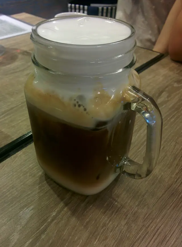 進到店裡, 再看著這咖啡, 總之就是有種"take break"的悠閒感覺. 