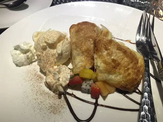 自家制焦糖蘋果批配雪糕