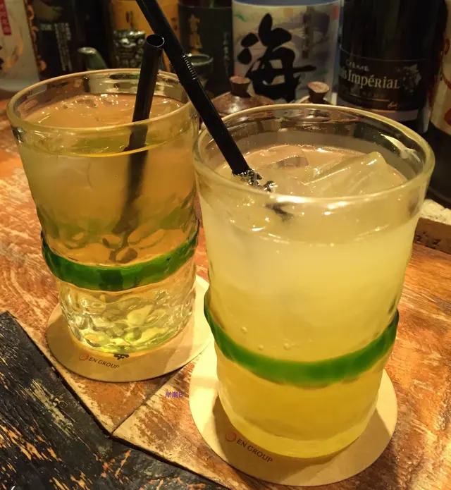 左:沖繩黃薑茶(冷) $40, 右:沖繩四季桔果汁 $40.