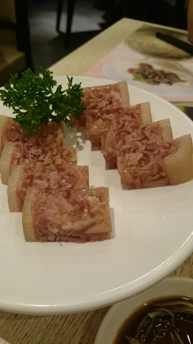 這肴肉無論是用料或味道都相當一般