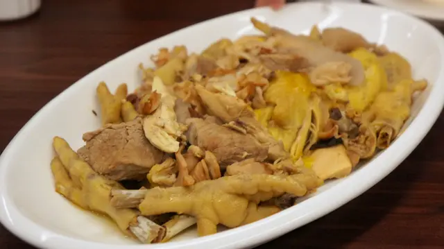 花膠響螺煲雞湯