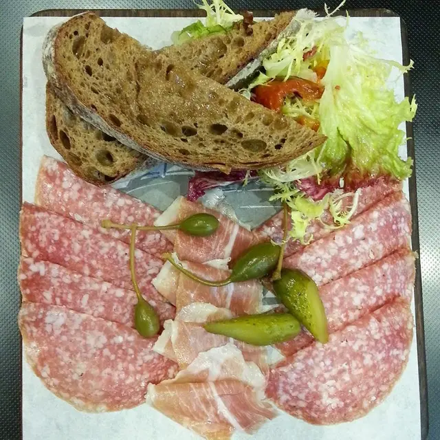 帕爾瑪什錦凍肉拼盤