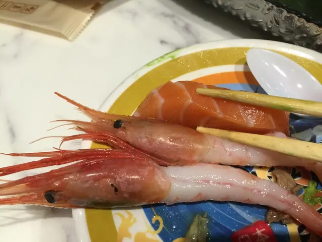 甜蝦粉嫩新鮮, 厚切魚生, 有筷子咁粗, 口感十足