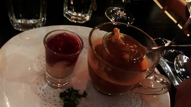 Crab Bisque Accompanied By Oyster Shooter 蟹肉濃湯配鮮蠔杯