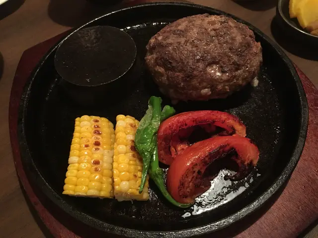 Yayakiya招牌兩度免治和牛漢堡
