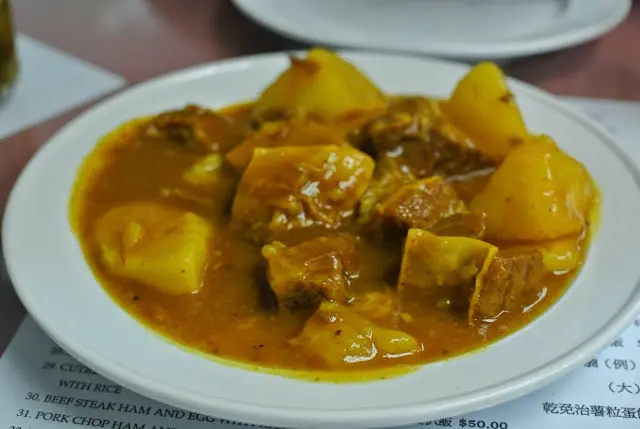 咖哩牛腩