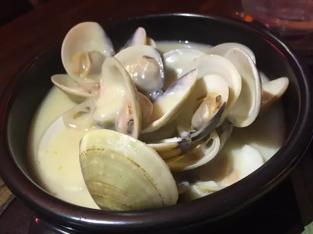 白酒忌廉煮大蜆