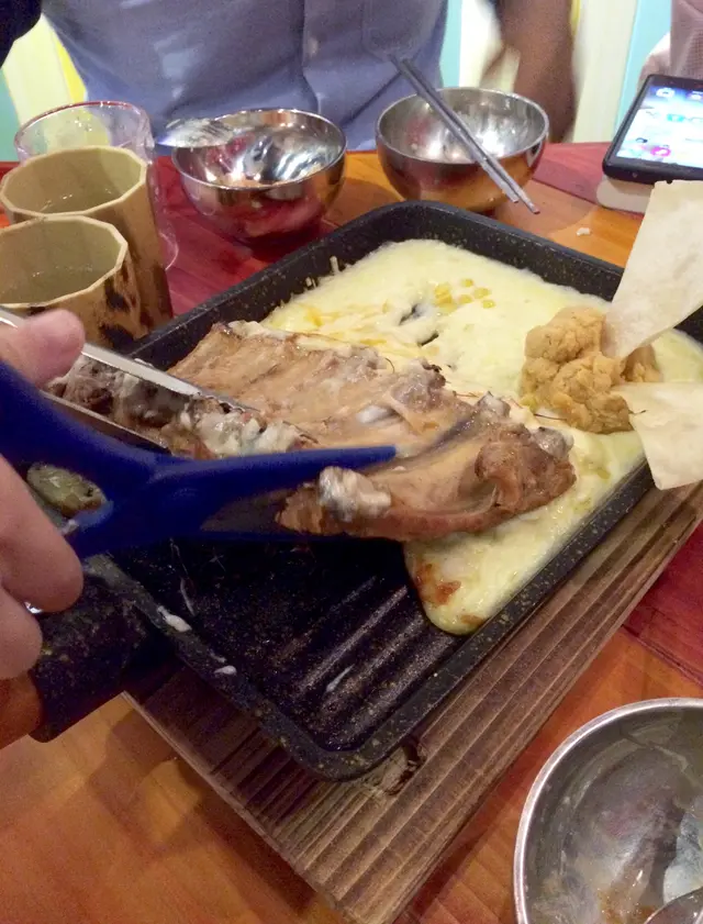 店員為我們剪好及包芝士