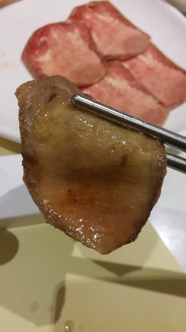 中心位依然軟嫩可口,頗為稔滑,外邊比較熟的就會爽口些少