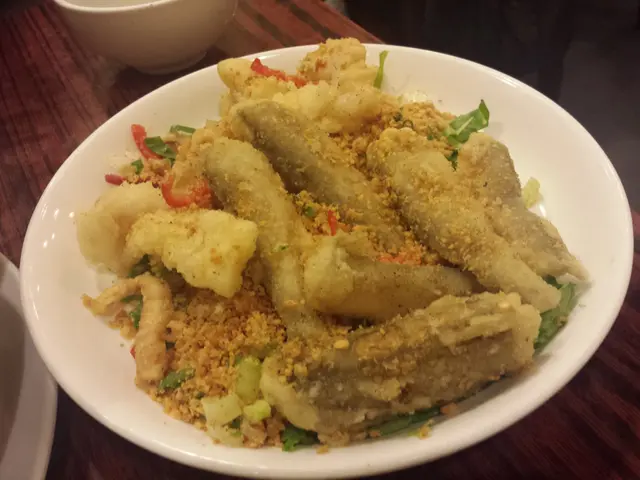 椒鹽鮮魷及九肚魚