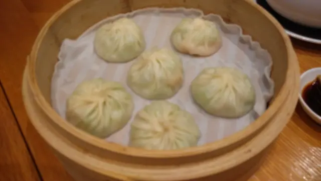 絲瓜蝦仁小籠包 [鼎泰豐] — 嚐新口味，清新