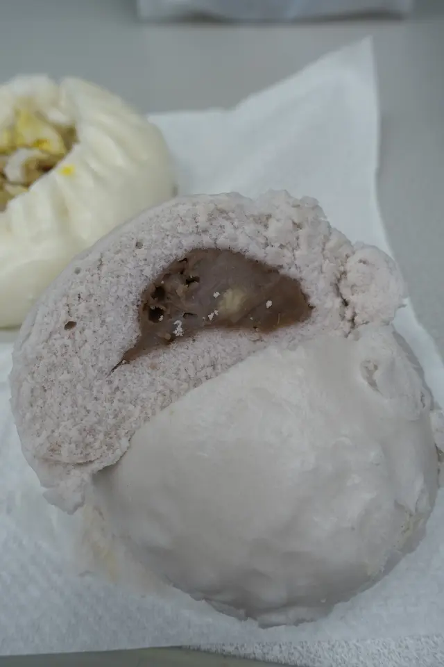 內裡是軟滑甜美的芋頭蓉，真材實料，卻是不算多！