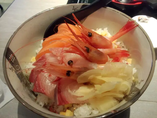 三色魚生丼