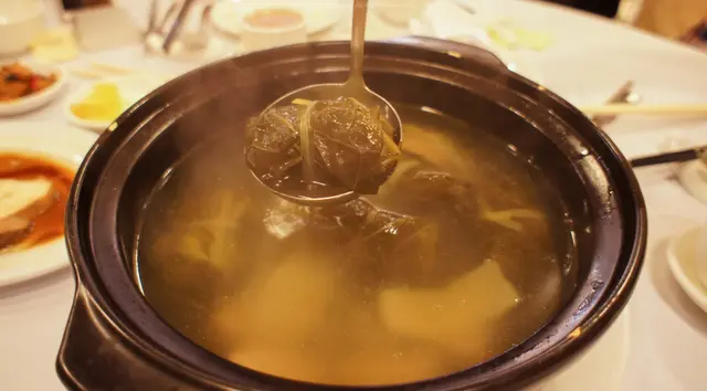 荷包白鱔湯 (位)