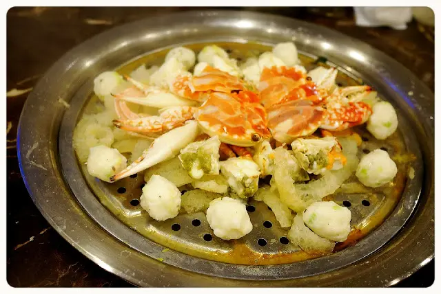 黑松露墨魚丸豬皮蒸海蟹