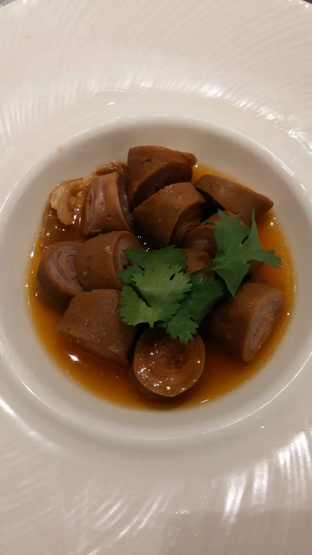 對於這份福建式的精緻,不禁要讚一讚,帶腸脂濃厚油香之餘是沒有腥臊或膩感