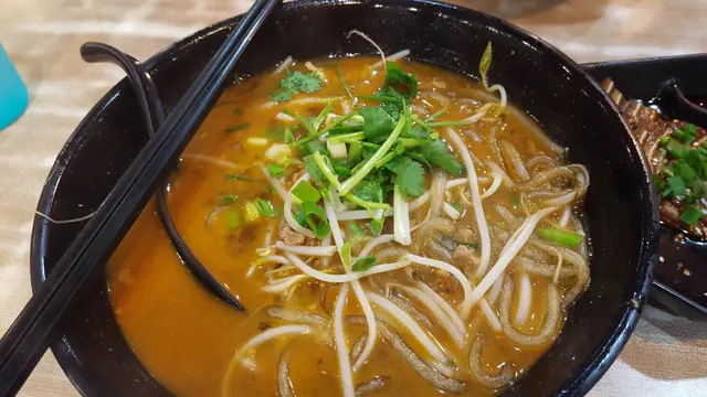 小鍋紅薯粉 - 酸辣湯底