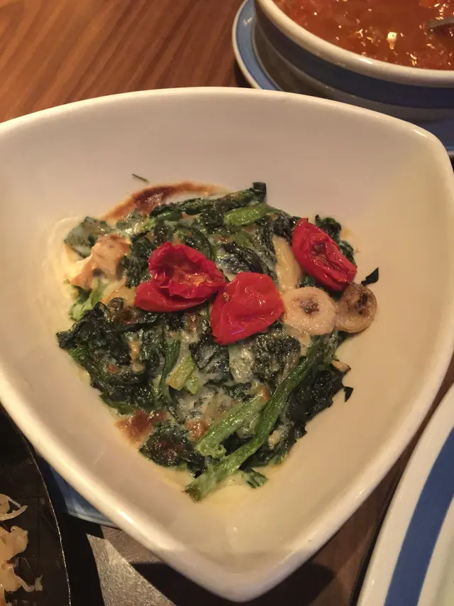 肉眼扒5成熟，焗薯，忌廉菠菜