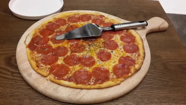 意大利肉腸pizza