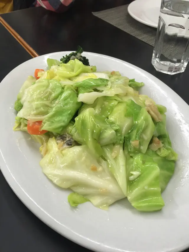 馬介休係我的至愛，但份量控制得唔好會變到好咸，都係剛好，又有肉食，平時其他餐廳會炒到碎哂