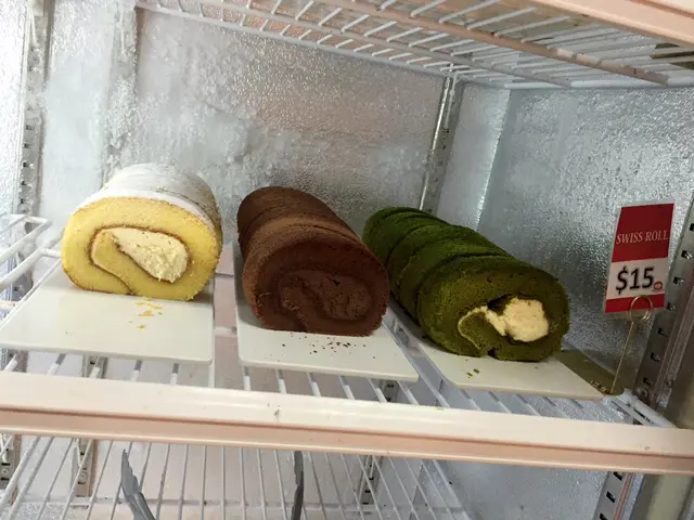 冷藏櫃內的瑞士卷