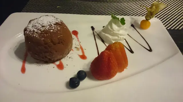 沙巴翁朱古力黑炭球