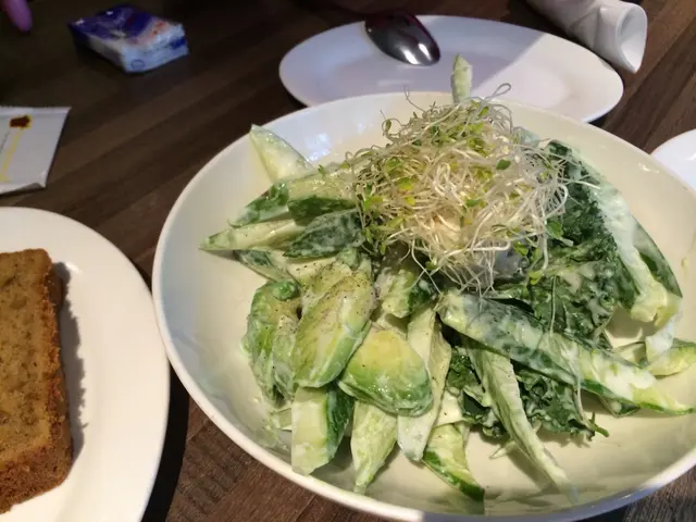 蟹肉牛油果青瓜沙律