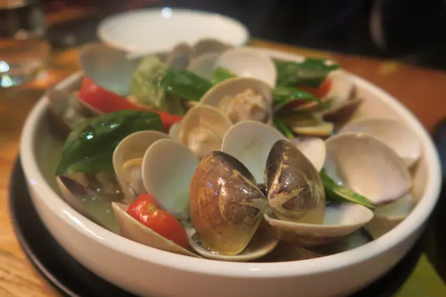 Clam in White Wine Toast