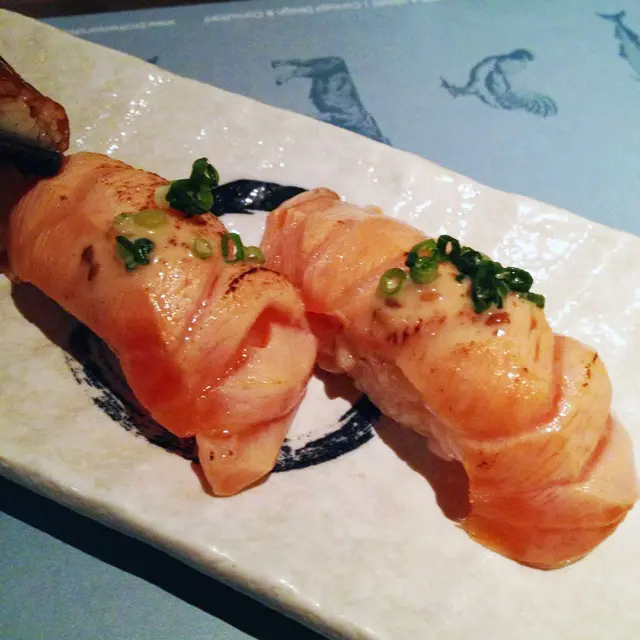 火灸三文魚壽司