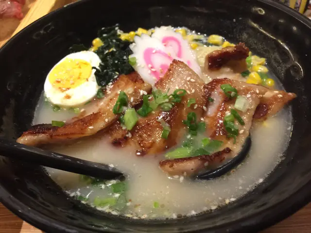 豬頸肉拉麵