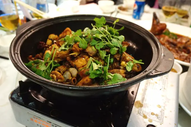 麻辣雞煲