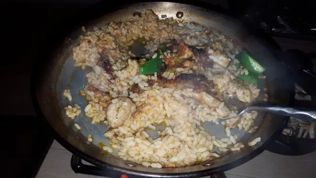 Meat paella