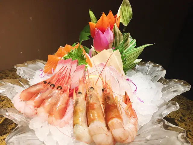 鮮蝦刺身非常唔錯
