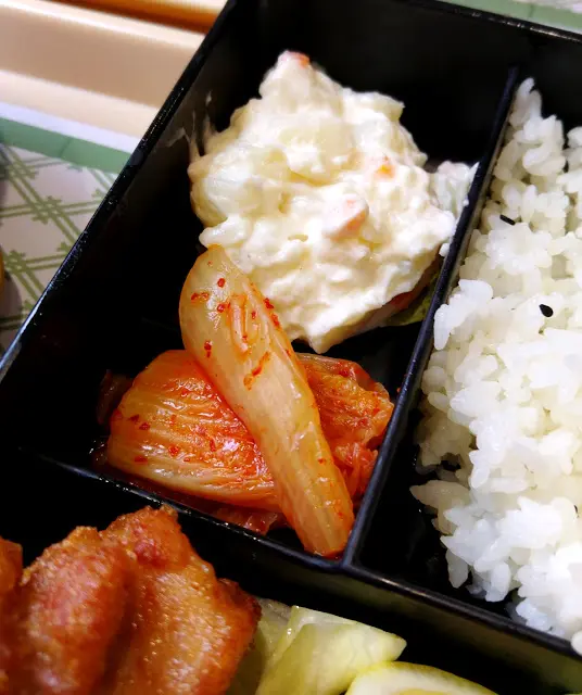 以為日式便當的泡菜會是一般貨色. 估不到味道也不賴呢!