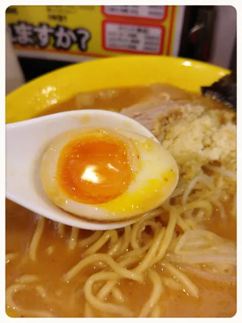 半熟蛋做得不錯, 蛋香亦夠入味, 蛋黃呈流心狀, 好食!