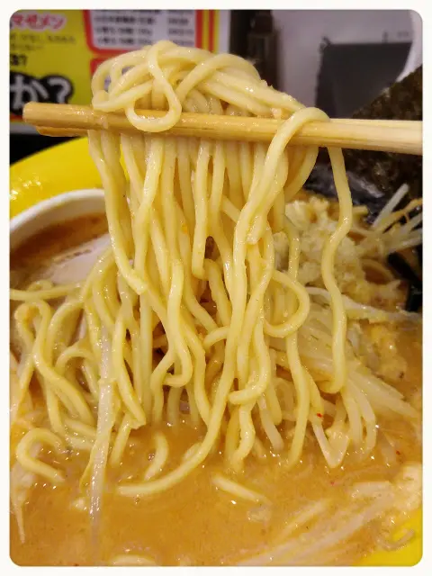 配料麵條多, 加上大量膩口芝士粉, 非常飽肚滿足!