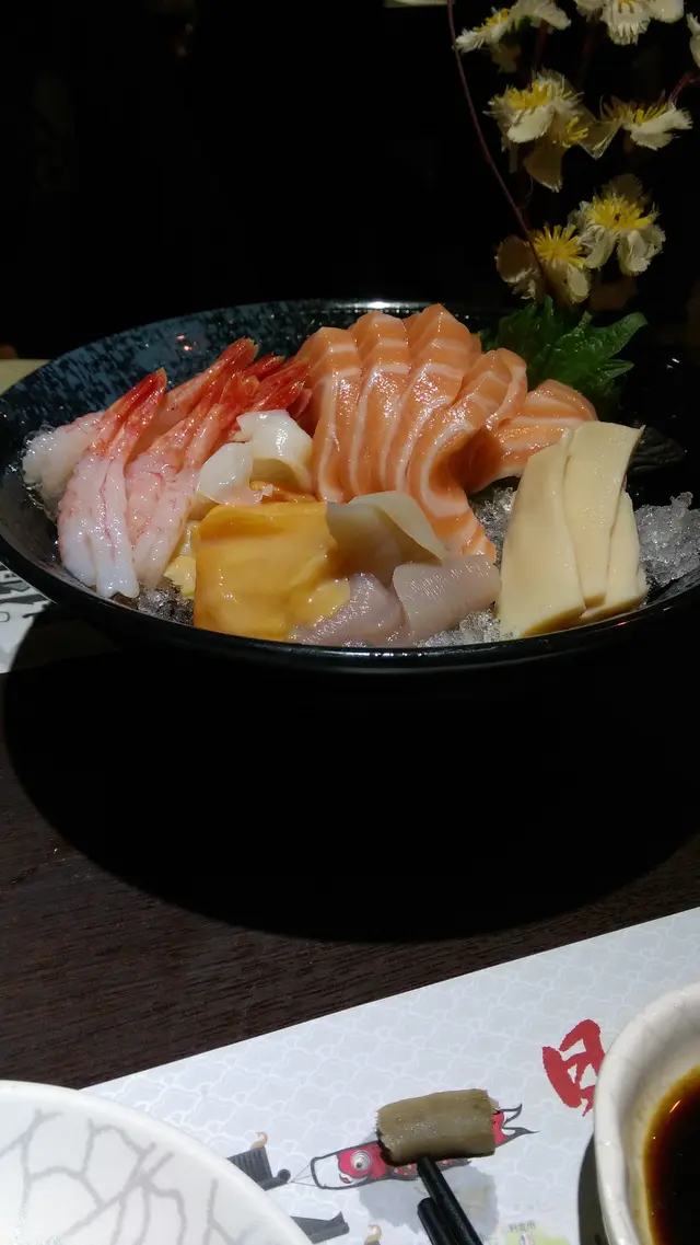 等咗廿分鐘嘅刺身