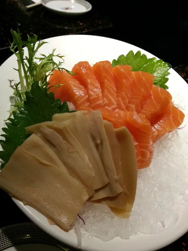 三文魚、鮑魚片刺身
