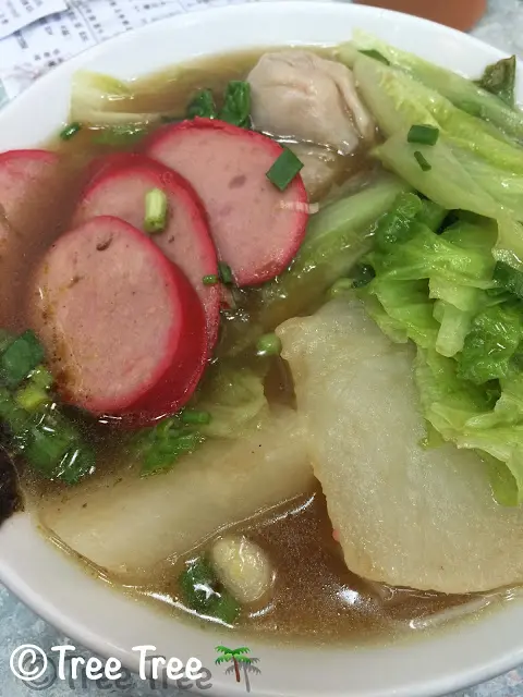 時菜、紅腸、魚皮鮫、蘿蔔、油麵、麻辣、蔥