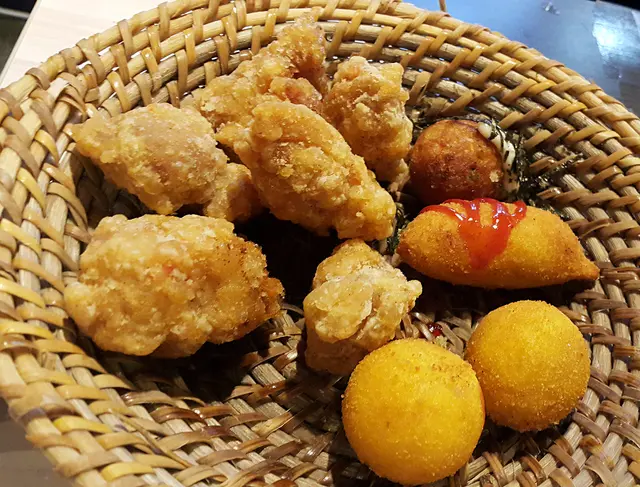 南蠻炸雞、章魚丸及紫心香芋丸