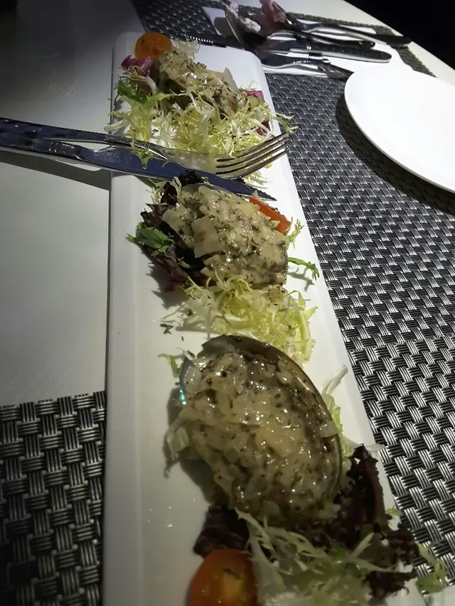 黑松露香檳忌廉煮鮑魚