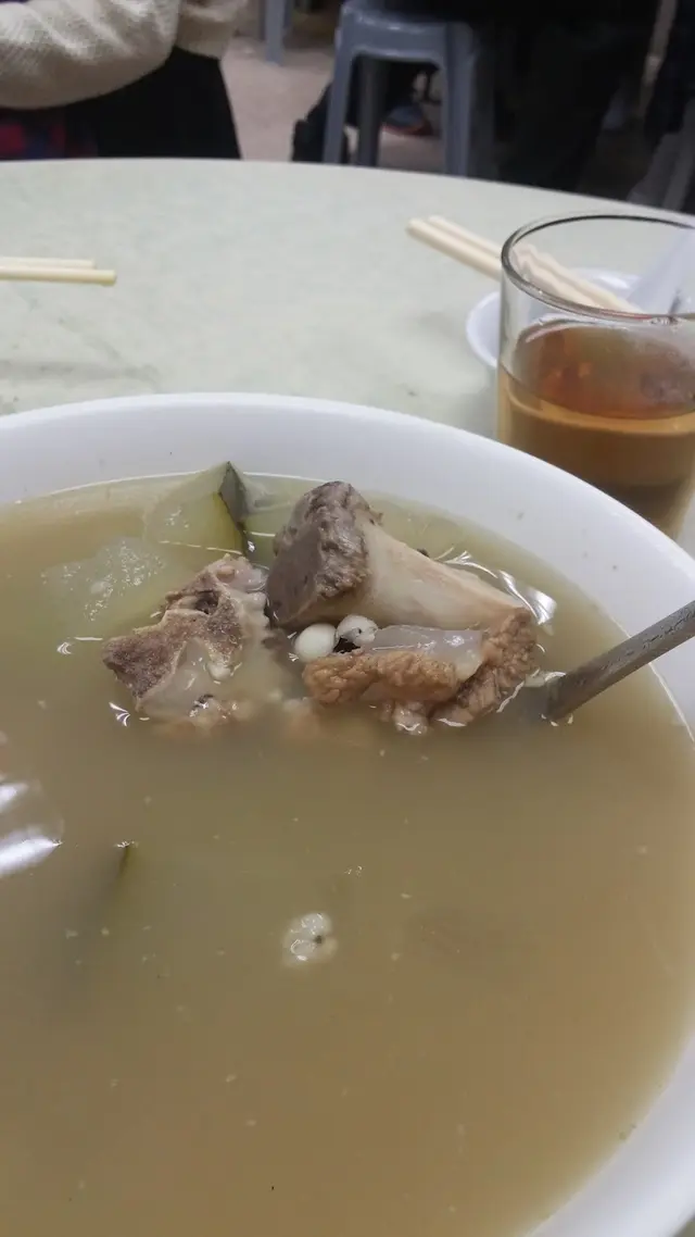 湯水入口不會太過濃味，沒有粉粉的感覺，也不是稠身的湯品