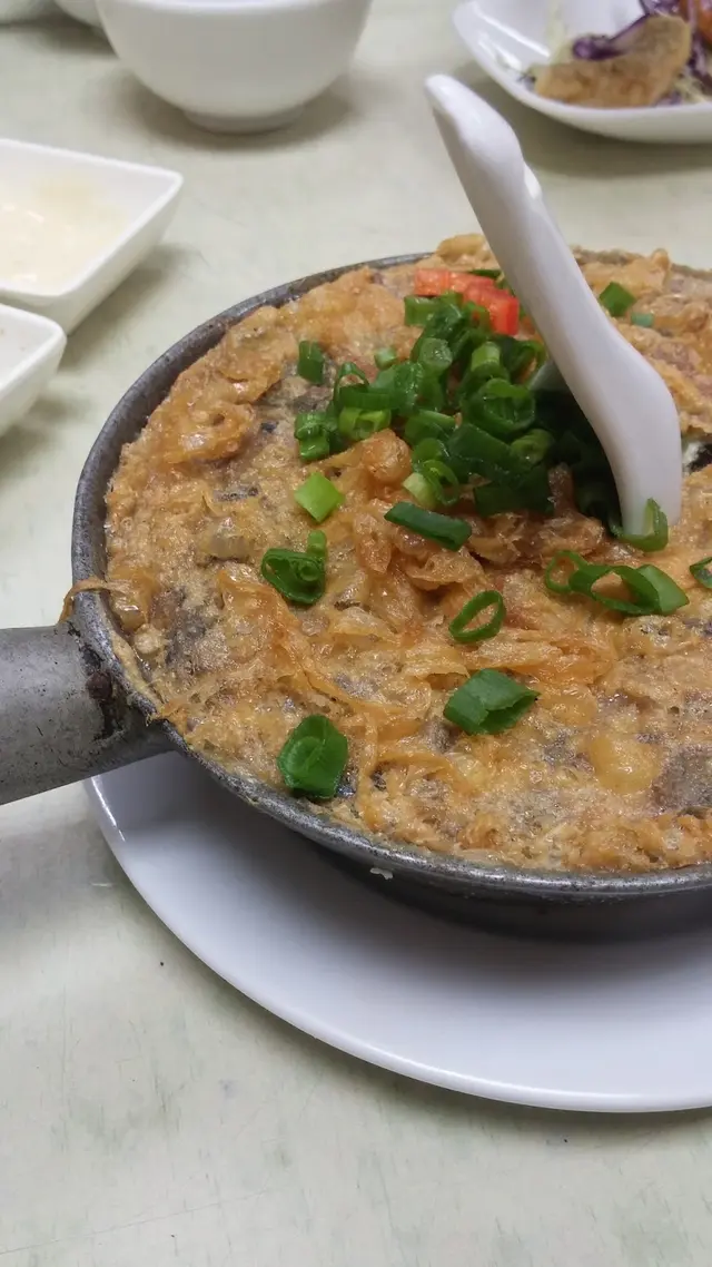 魚腸的點點彈性嚼感頗有趣的，搭上雞蛋也是沒違和感