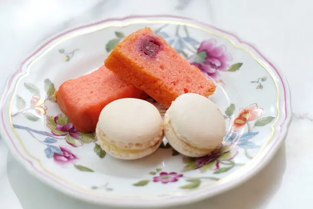 檸檬馬卡龍 & 紅莓杏仁蛋糕