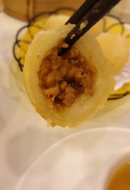 口感外脆內糯, 餡料的豬肉碎和沙葛, 鹹香可口