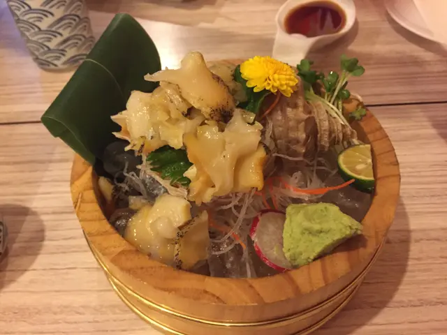 原隻活海螺刺身
