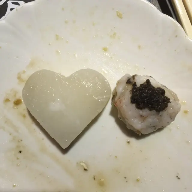 心型蘿蔔配黑松露墨魚滑