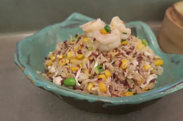 鮮蝦紅白米炒飯